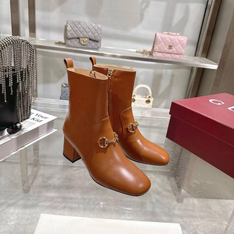 0038 Boots